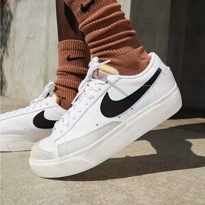 Nike White and Black Sneakers with Chunky Midsole